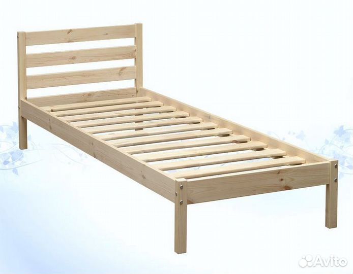 Кровать из массива