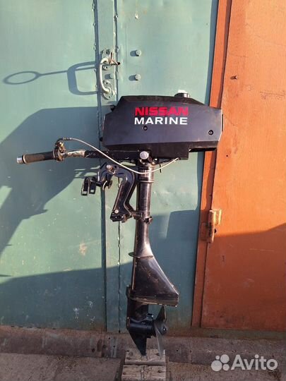 Подвесной лодочный мотор