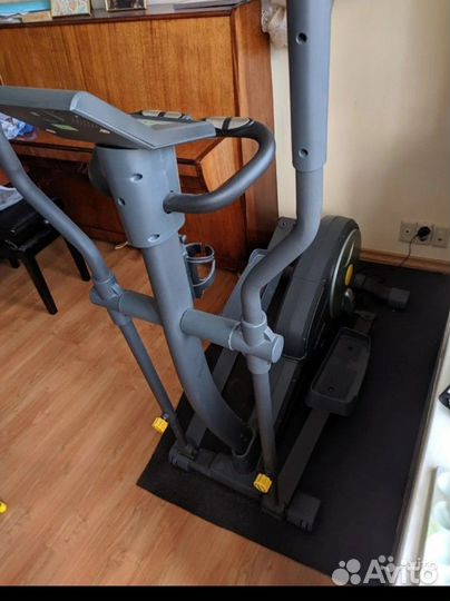 Эллиптический тренажер torneo