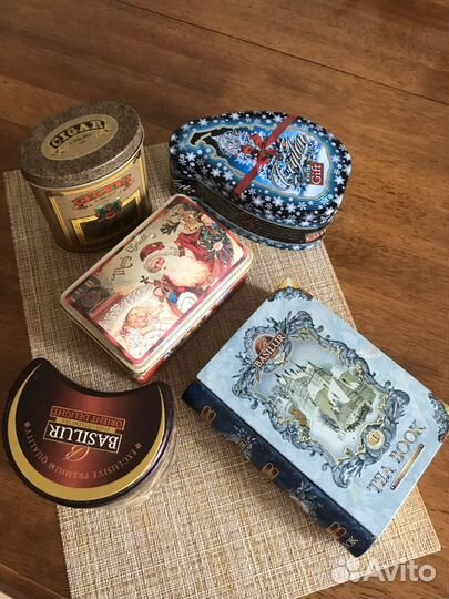 Жестяные банки от чая и духов