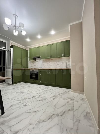 2-к. квартира, 57 м², 4/18 эт.