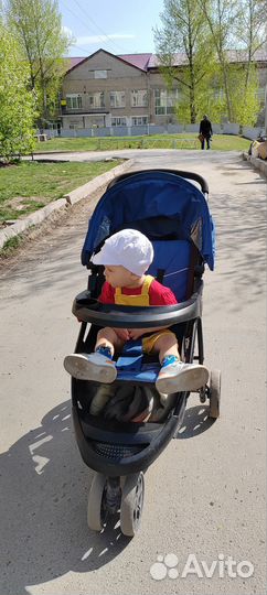 Прогулочная коляска