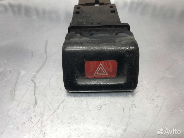 Кнопка аварийки Nissan Cefiro 1996 г.в