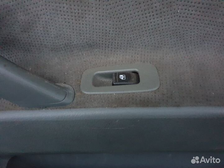 Обшивка двери передней правой Daewoo Gentra II