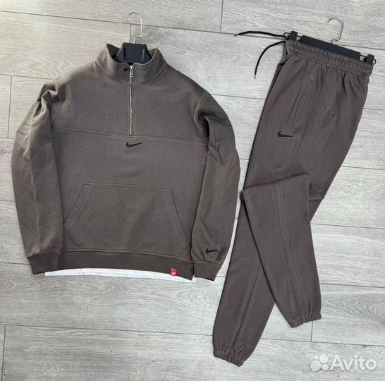 Спортивный костюм Nike