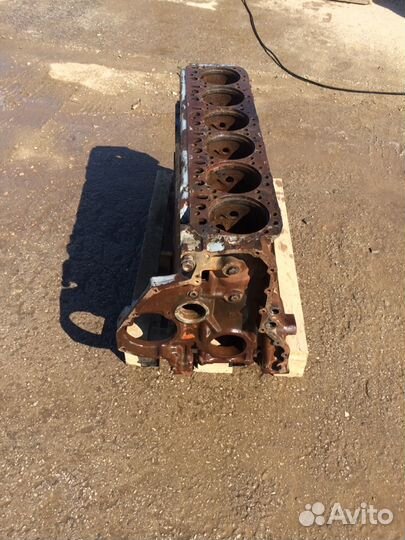 Продам блок цилиндров двигателя skania