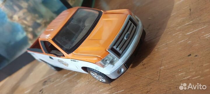 Maisto 1/27 модель автомобиля