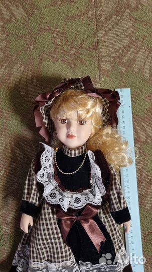 Кукла фарфоровая коллекционная