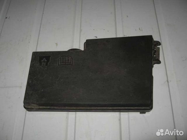 Крышка блока предохранителей Ford C-Max