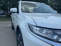 Mitsubishi Outlander 2.0 CVT, 2019, 88 617 км, с пробегом, цена 2 480 000 руб.