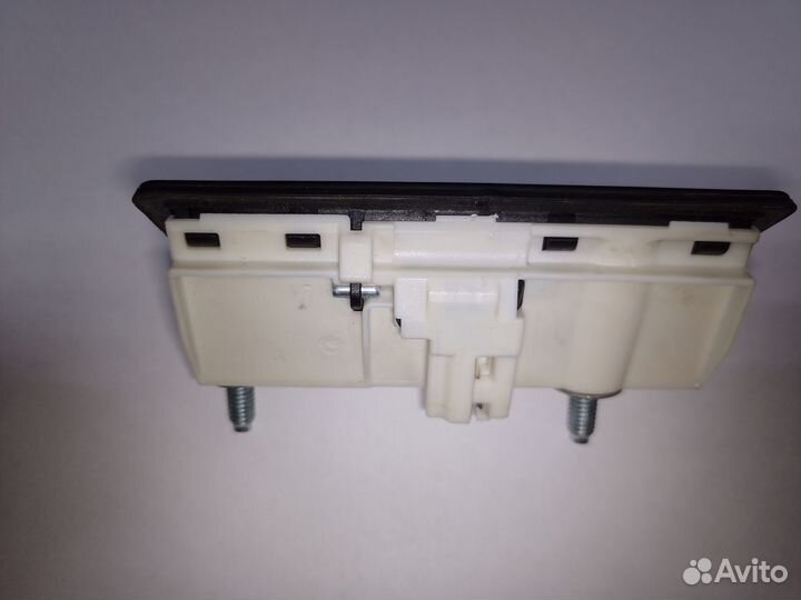 Ручка двери багажника 5N0827566