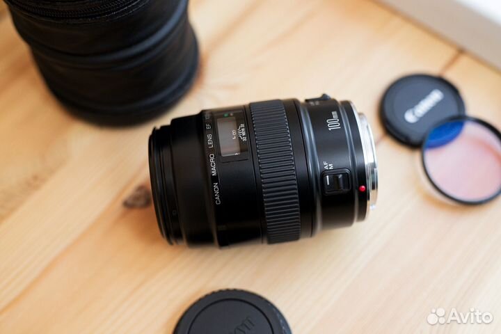 Canon EF 100mm f/2.8 Macro