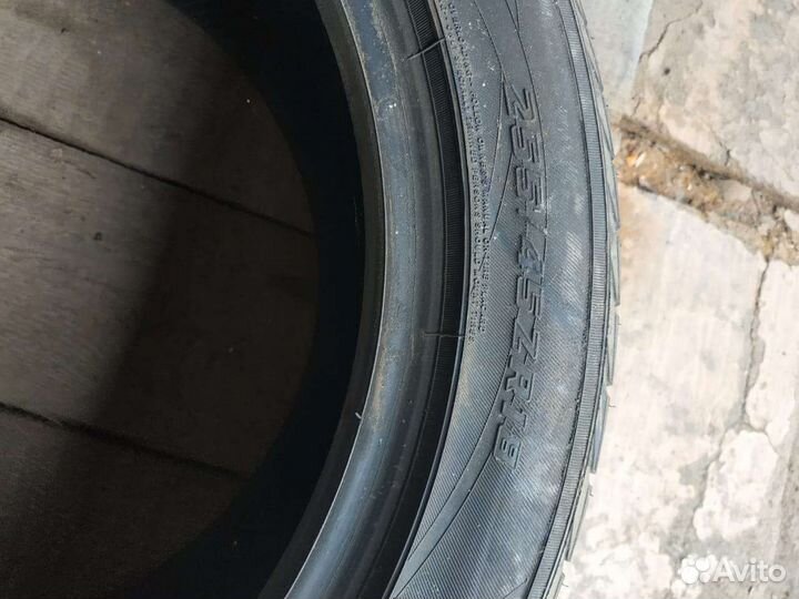 Yokohama Advan Sport V103 255/45 R18 103Y