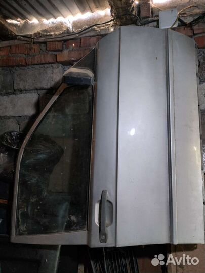 Дверь передняя пассажирская Мерседес 190