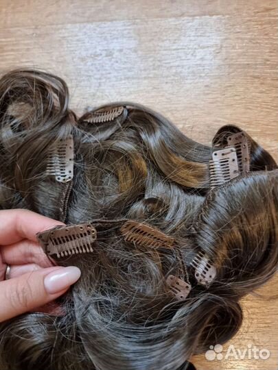 Волосы на заколках искусственные