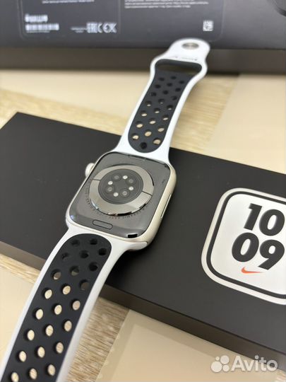 Apple Watch 7 45 mm Starlight