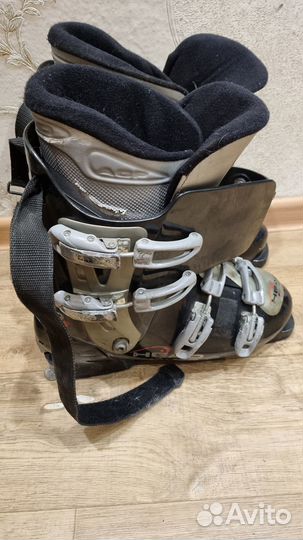 Горнолыжные ботинки