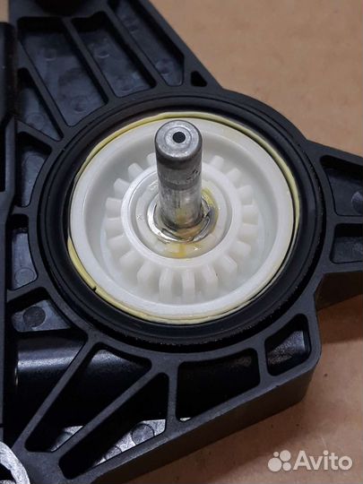 Мерседес Моторчик стеклоподъемника задний Mercedes