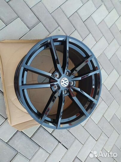 R18/5/112 Pretoria VW golf, Passat, Octavia пушки