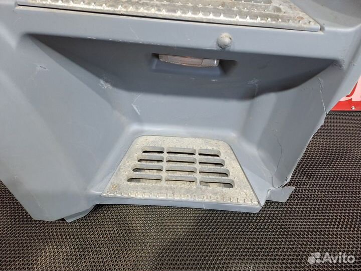 Корпус подножек правый Daf XF105, Daf XF95