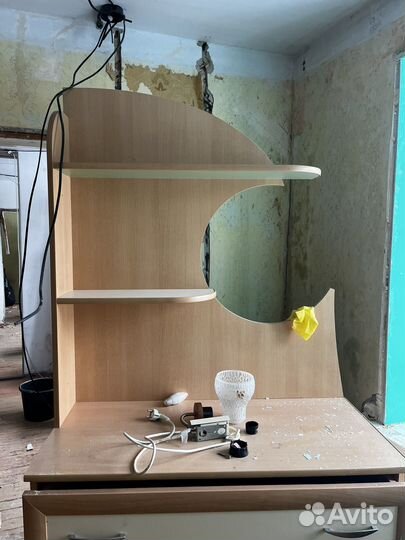 Комод с полками