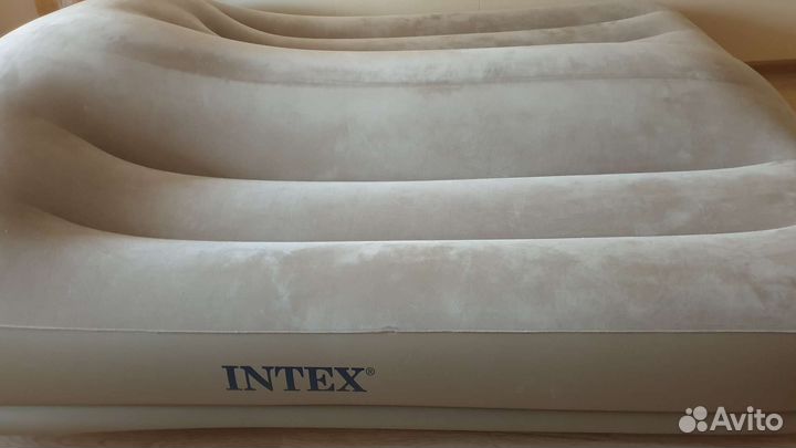 Надувной матрас с встроенным насосом intex