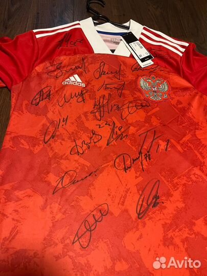 Футболка с росписями игроко сборной России