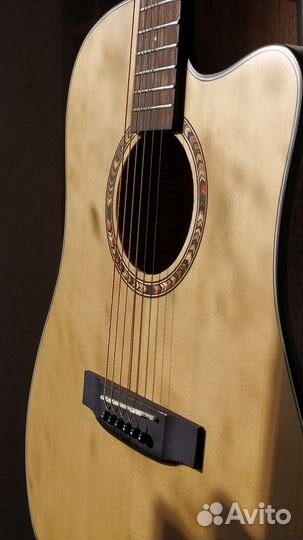 Акустическая гитара