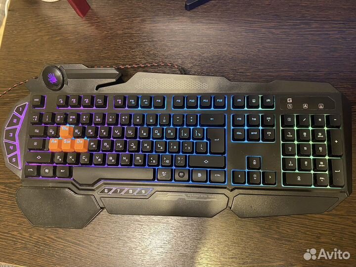 Игровая клавиатура с подсветкой