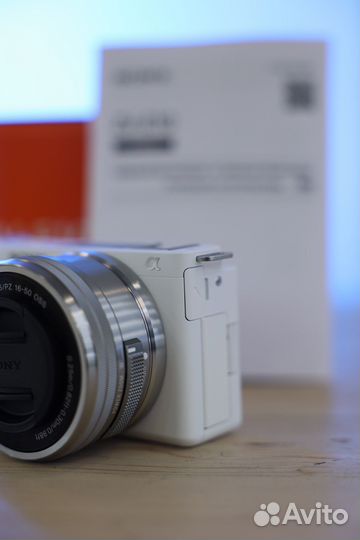 Sony zv e10 kit 16 50mm white