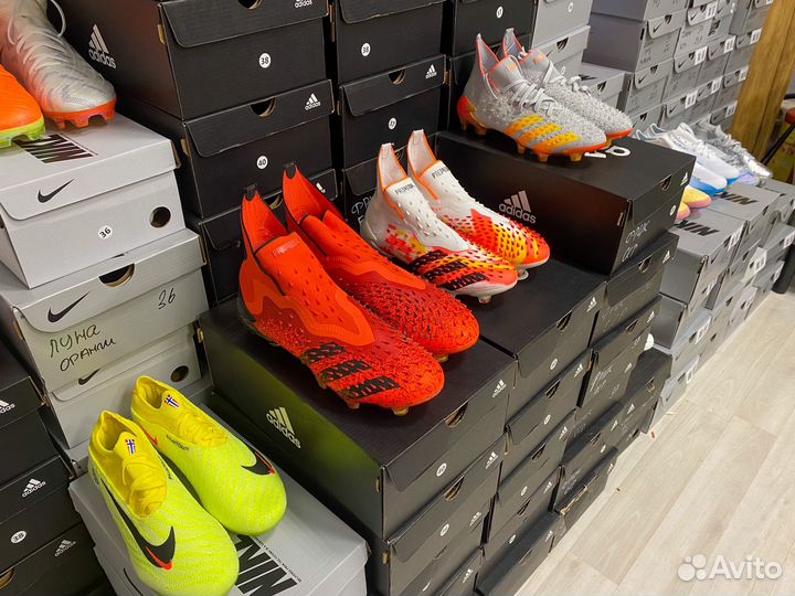 Футбольные бутсы Adidas Nike Puma