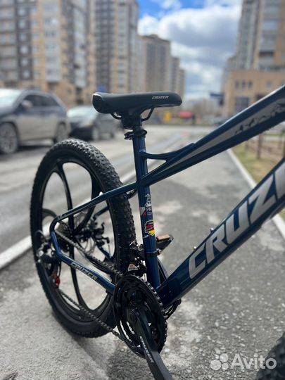 Велосипед на литых дисках Cruzer