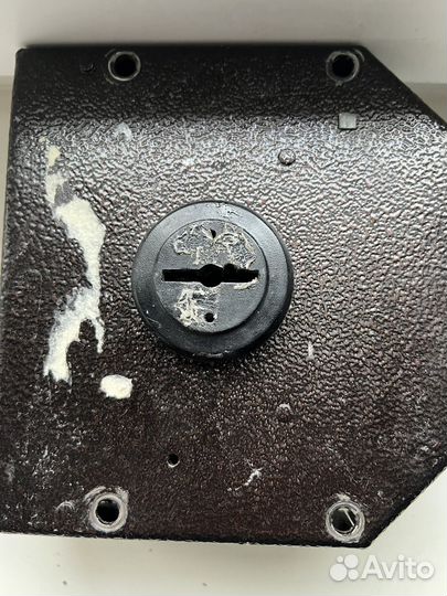 Замок дверной