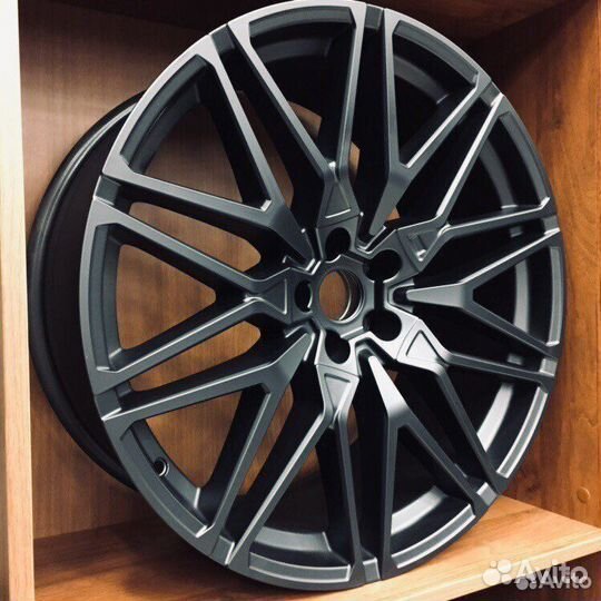 Литые диски R21 Q7 Touareg 5x112