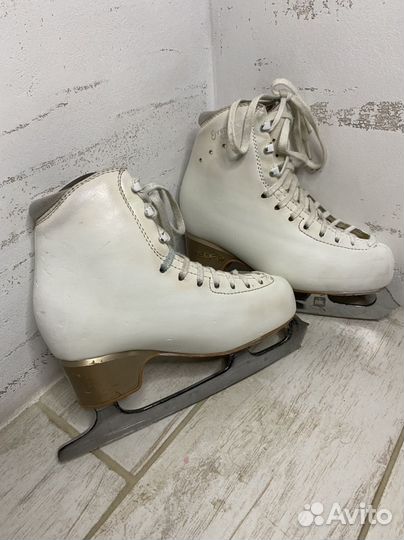 Фигурные коньки Edea 220