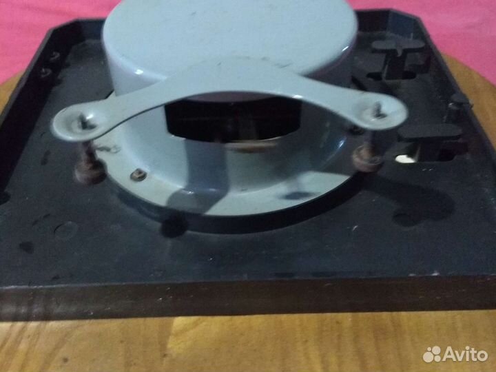 Часы с автоподзаводом и маятником Янтарь