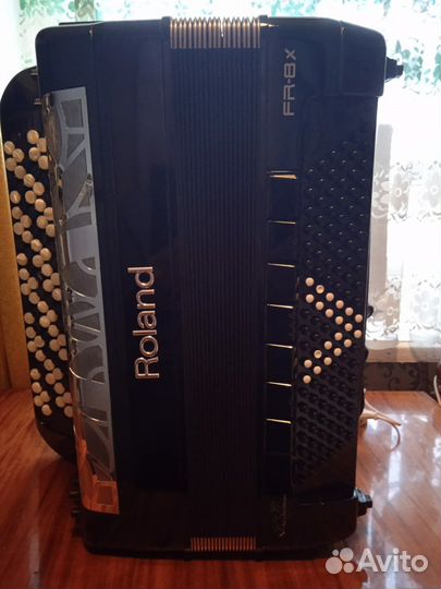 Баян Roland FR 8- x