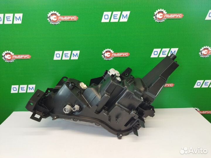 Фара правая Mazda CX-5