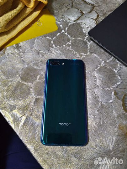 Телефон Honor 10