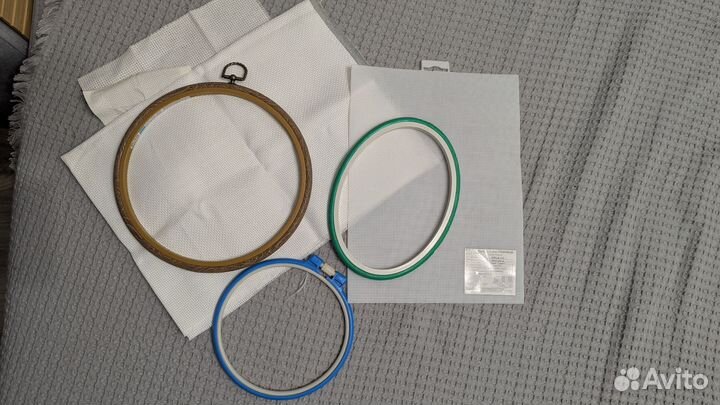 Пяльца для вышивания и канва