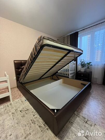 Кровать двухспальная 160 200 с матрасом бу