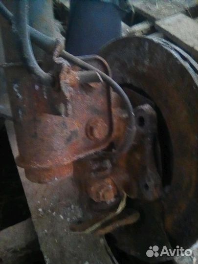 Поворотный кулак левый Opel Omega B