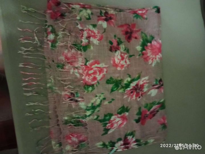 Шарфы и палантины 4 шт