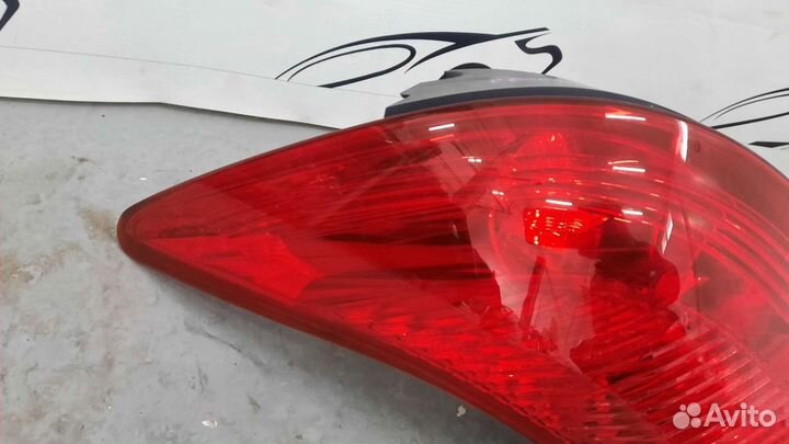 Задний левый стоп Peugeot 308 универсал