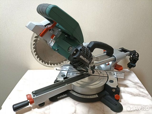 Торцовочная пила Metabo KGS 216M с протяжкой купить в Воронеже | Товары ...