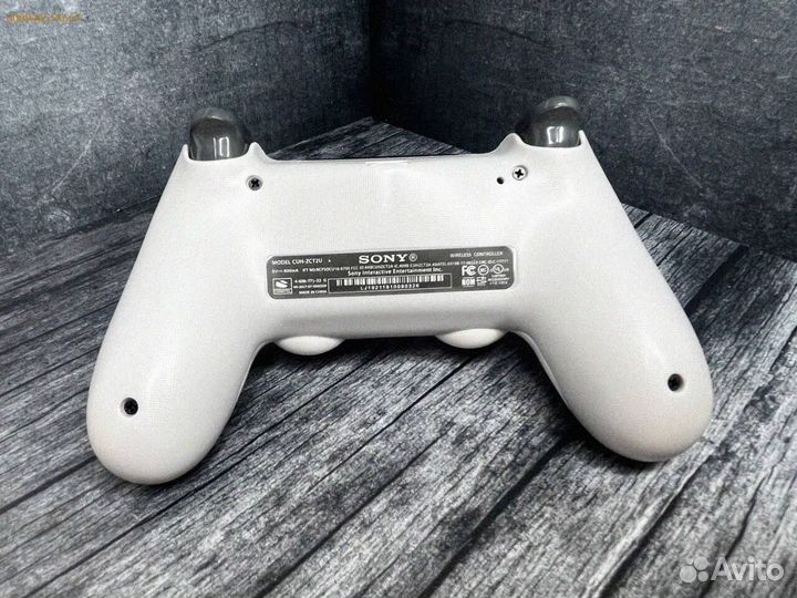 Геймпад DualShock 4