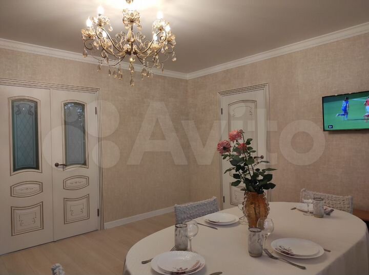 Дом 198 м² на участке 6 сот.