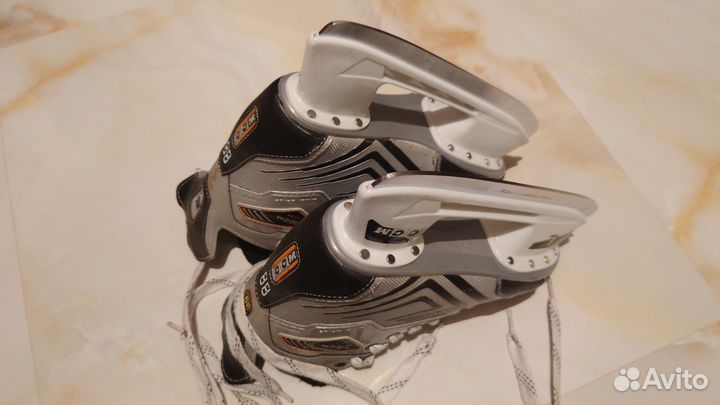 Коньки хоккейные CCM детские 39 размер