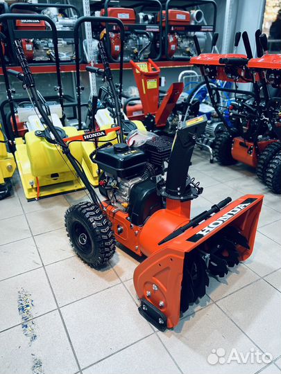 Снегоуборщик Honda HSS