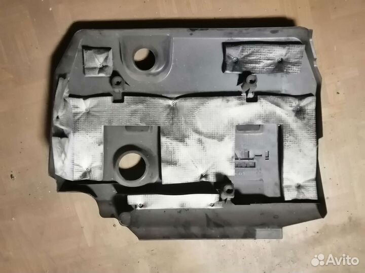 Крышка на двигатель 2 zr